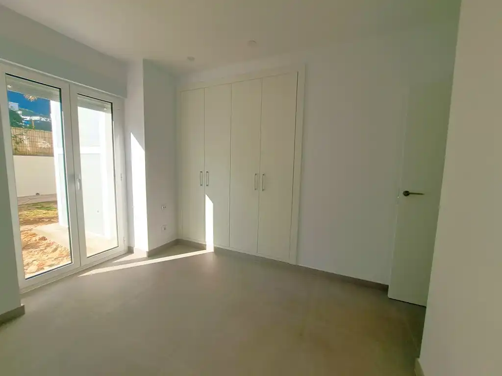 Habitación de Planta baja en venta en Dénia con Aire acondicionado, Calefacción y Jardín privado