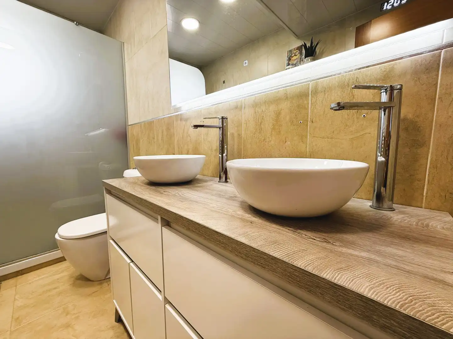 Bathroom of Duplexes for sale in Palau-solità i Plegamans  with Air Conditioner, Heating and Parquet flooring