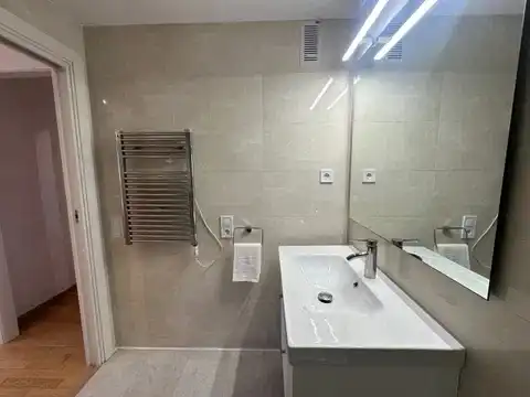 Dachboden zur Miete in Carrer de Jaume de Montcorb, Turó de Can Mates