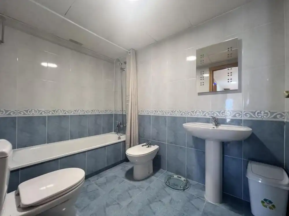 Bathroom of Apartments for rent in Marbella  with Air Conditioner, Heating and Terrace