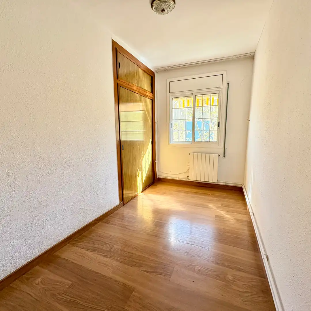 Bedroom of Flat for sale in Sant Boi de Llobregat  with Air Conditioner, Heating and Furnished