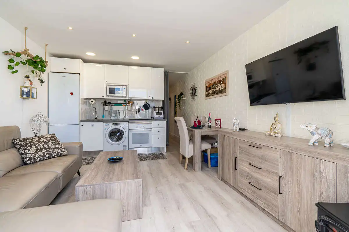 Sala de estar de Piso en venta en Tías con Balcón y Piscina comunitaria