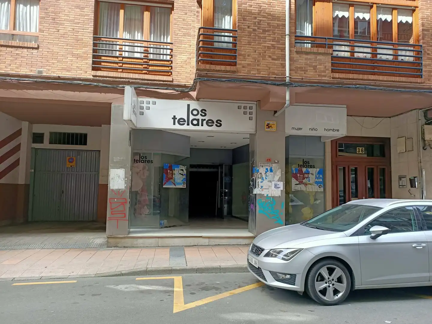 Local comercial en venta en C/ Celestino Cabeza