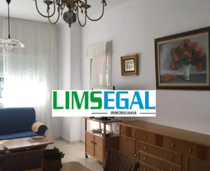 Sala d'estar de Pis de lloguer en Mijas amb Aire condicionat i Terrassa