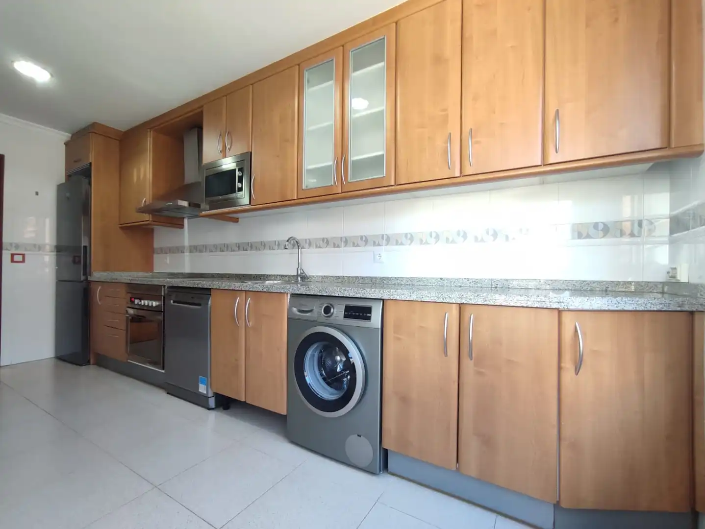 Cocina de Piso de alquiler en Gijón  con Calefacción, Parquet y Terraza