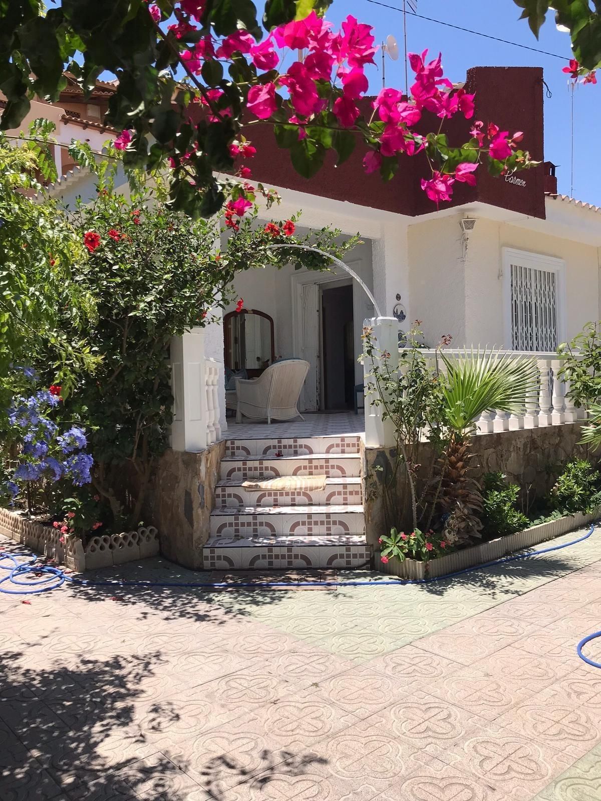 House or chalet for sale in Torrevieja  with Air Conditioner, Private garden and Storage room