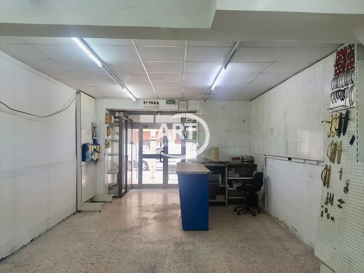 Local en venta en Manises con Aire acondicionado