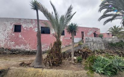 Vista exterior de Casa o xalet en venda en Los Realejos amb Jardí privat, Terrassa i Traster