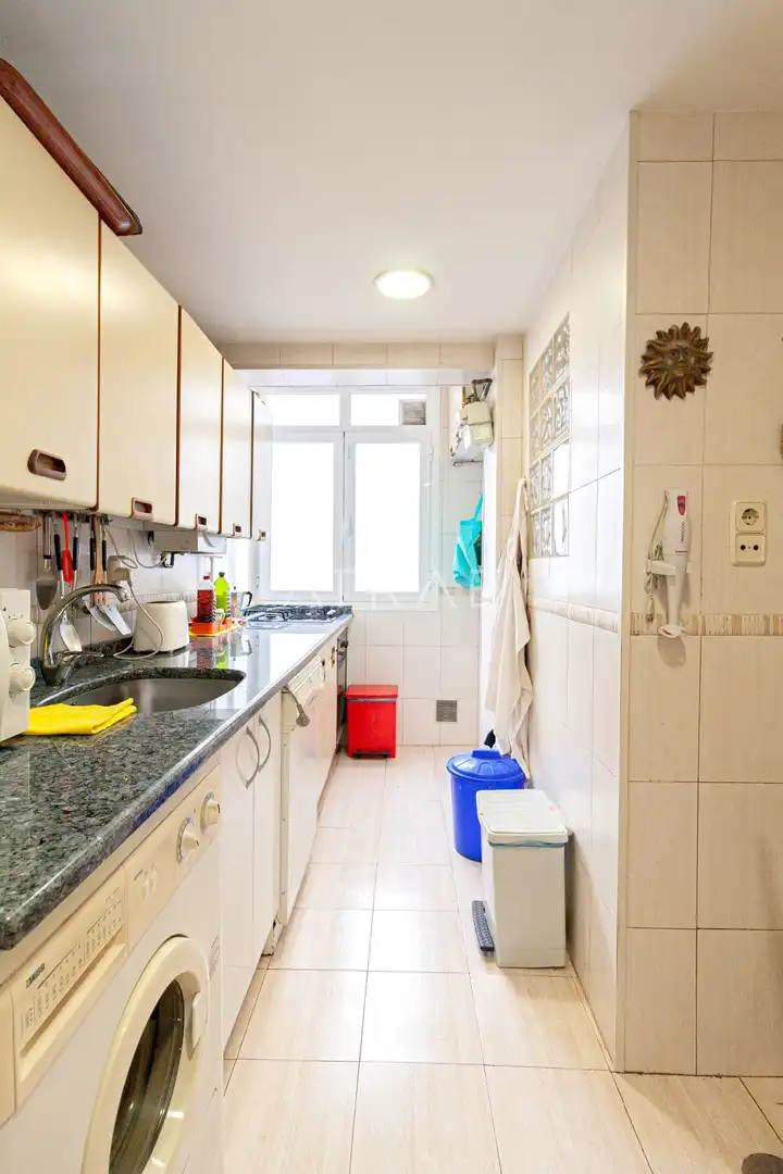 Cuina de Pis en venda en Madrid amb Aire condicionat, Calefacció i Terrassa