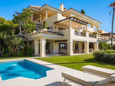 Apartment mit Pool zum Verkauf in Nueva Andalucía