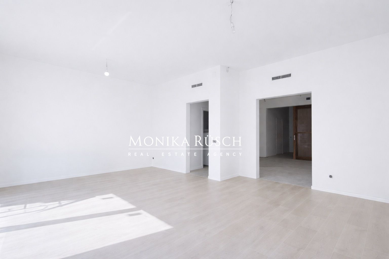 Living room of Flat for sale in  Barcelona Capital  with Air Conditioner and Heating