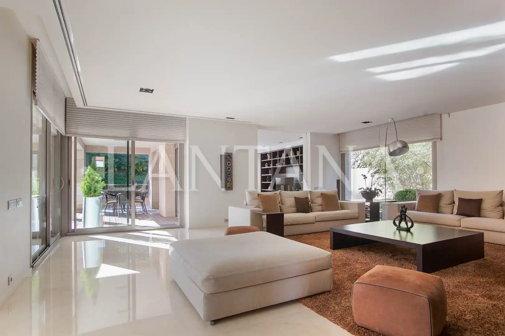 Sala de estar de Casa o chalet en venta en Barcelona con Aire acondicionado, Calefacción y Jardín privado