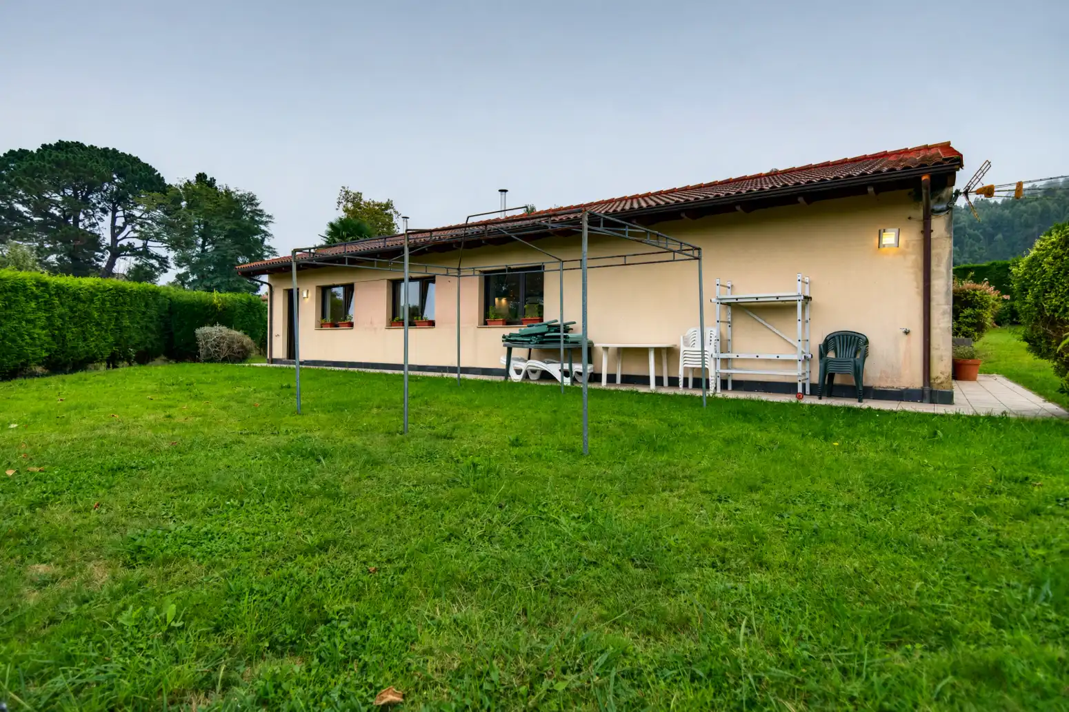 Vista exterior de Casa o chalet en venta en Cudillero, Asturias