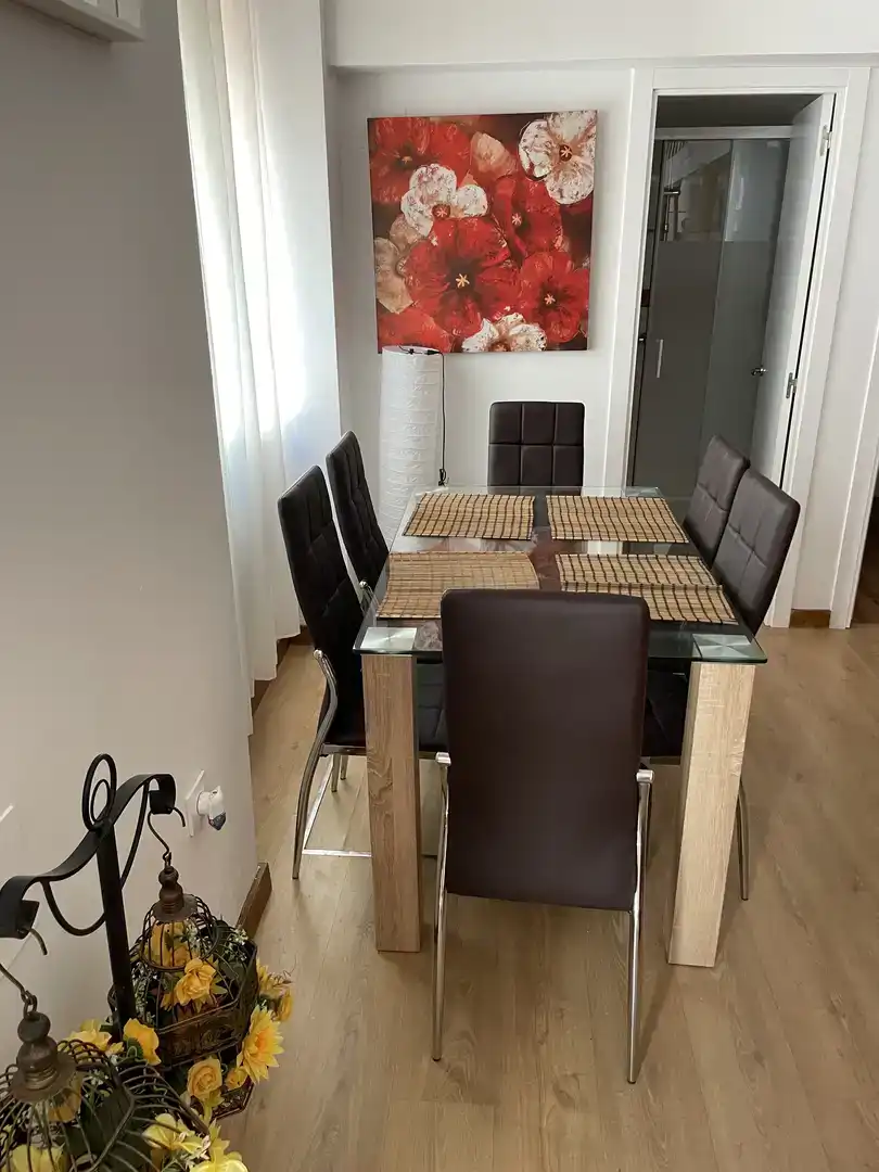 Comedor de Piso de alquiler en Constantina con Aire acondicionado, Parquet y Amueblado