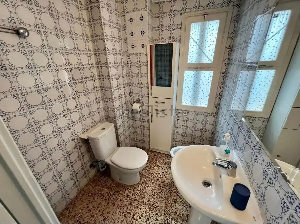 Baño de Apartamento en venta en Benidorm con Aire acondicionado