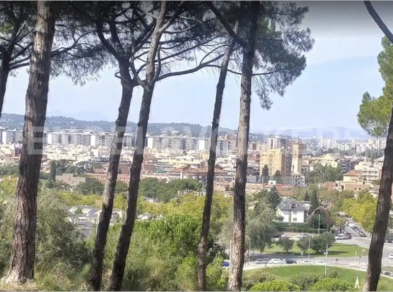 Vista exterior de Residencial en venda en Cerdanyola del Vallès