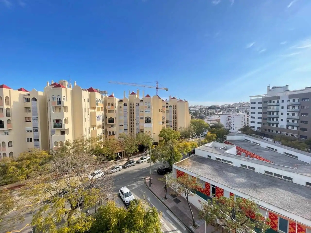 Vista exterior de Pis en venda en Estepona amb Aire condicionat, Terrassa i Moblat