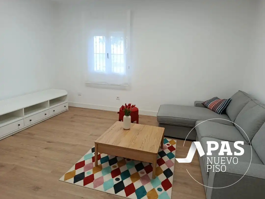 Wohnzimmer von Wohnung zur Miete in Santander mit Heizung, Ofen und Waschmaschine
