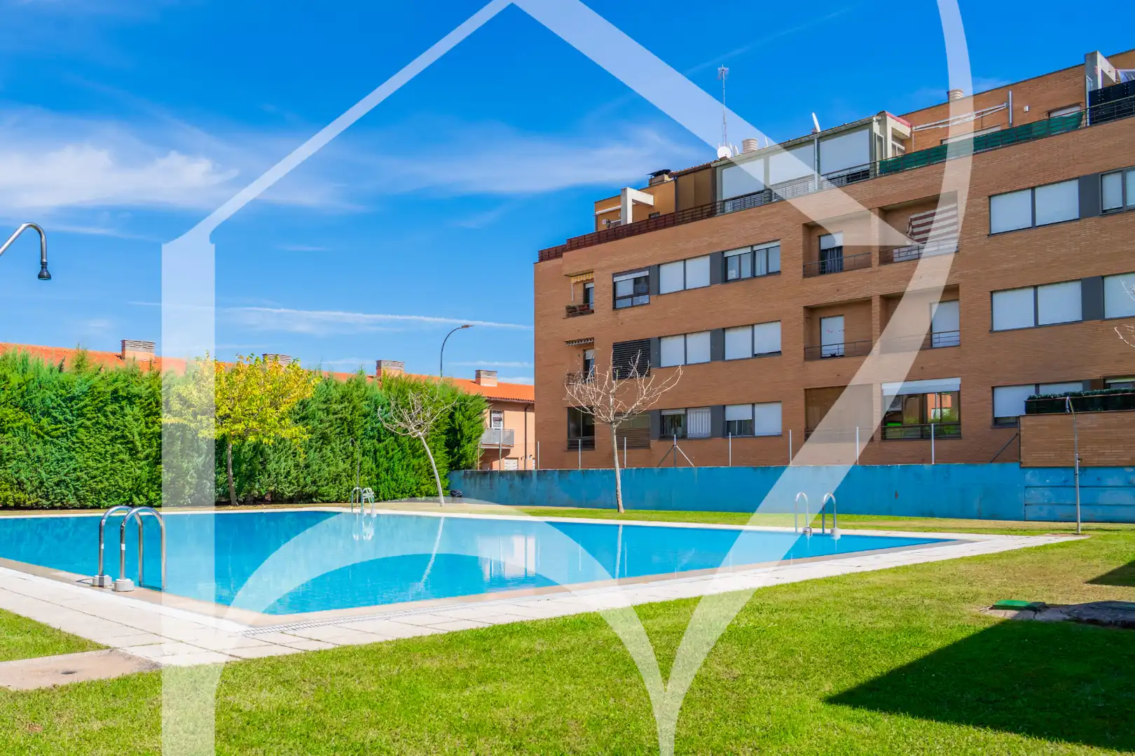 Piscina de Ático en venta en La Salle - Vistahermosa