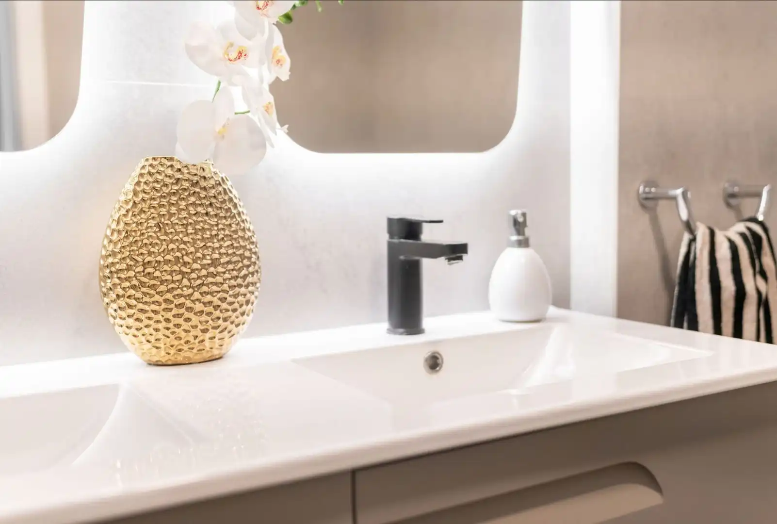 Bathroom of Attic for sale in Benalmádena  with Air Conditioner, Heating and Terrace