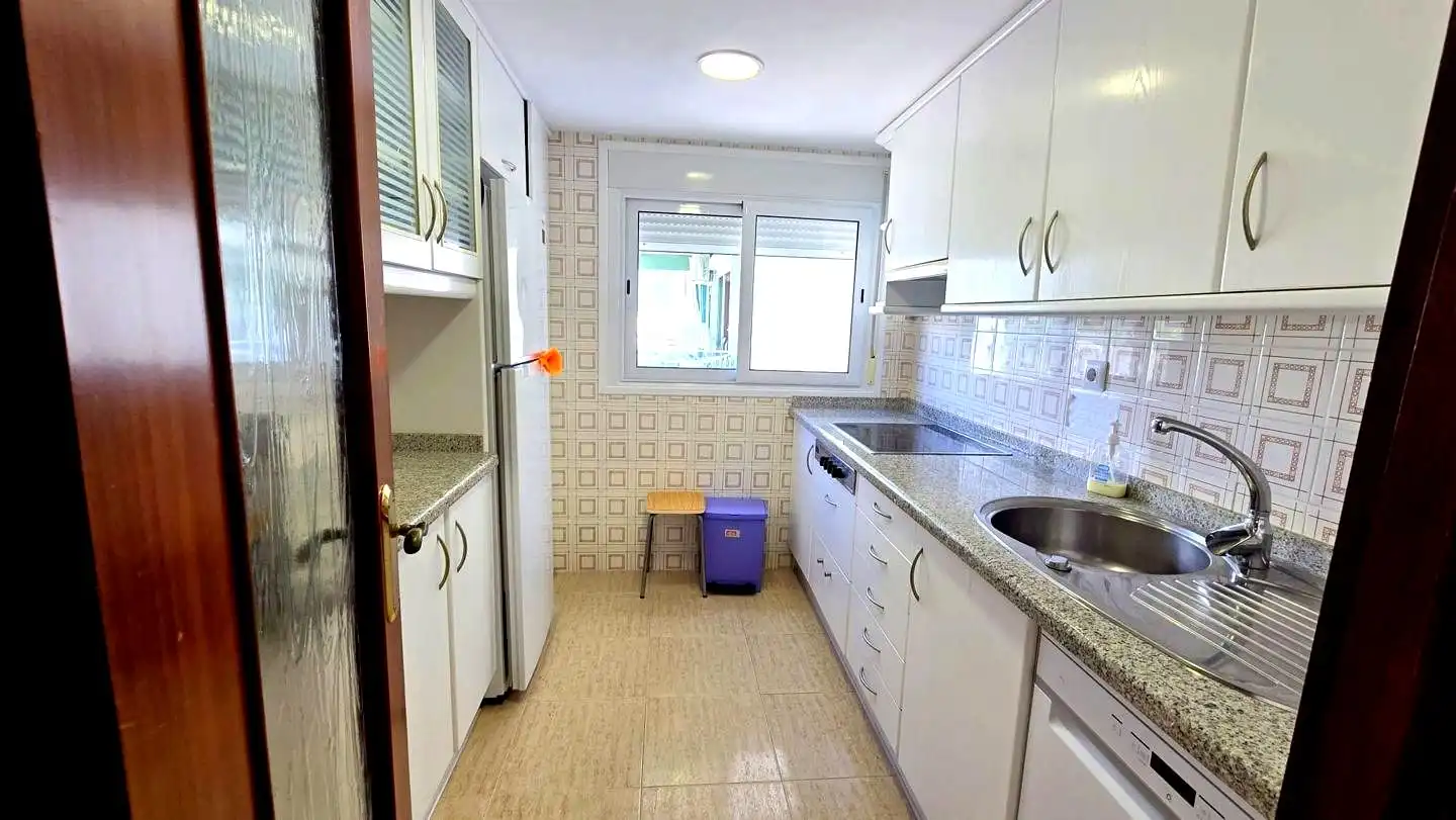 Küche von Wohnungen zum Verkauf in Gandia mit Klimaanlage, Terrasse und Möbliert
