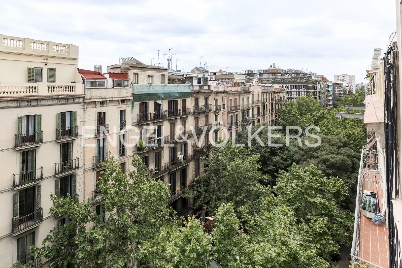 Vista exterior de Pis en venda en Barcelona amb Aire condicionat, Calefacció i Parquet