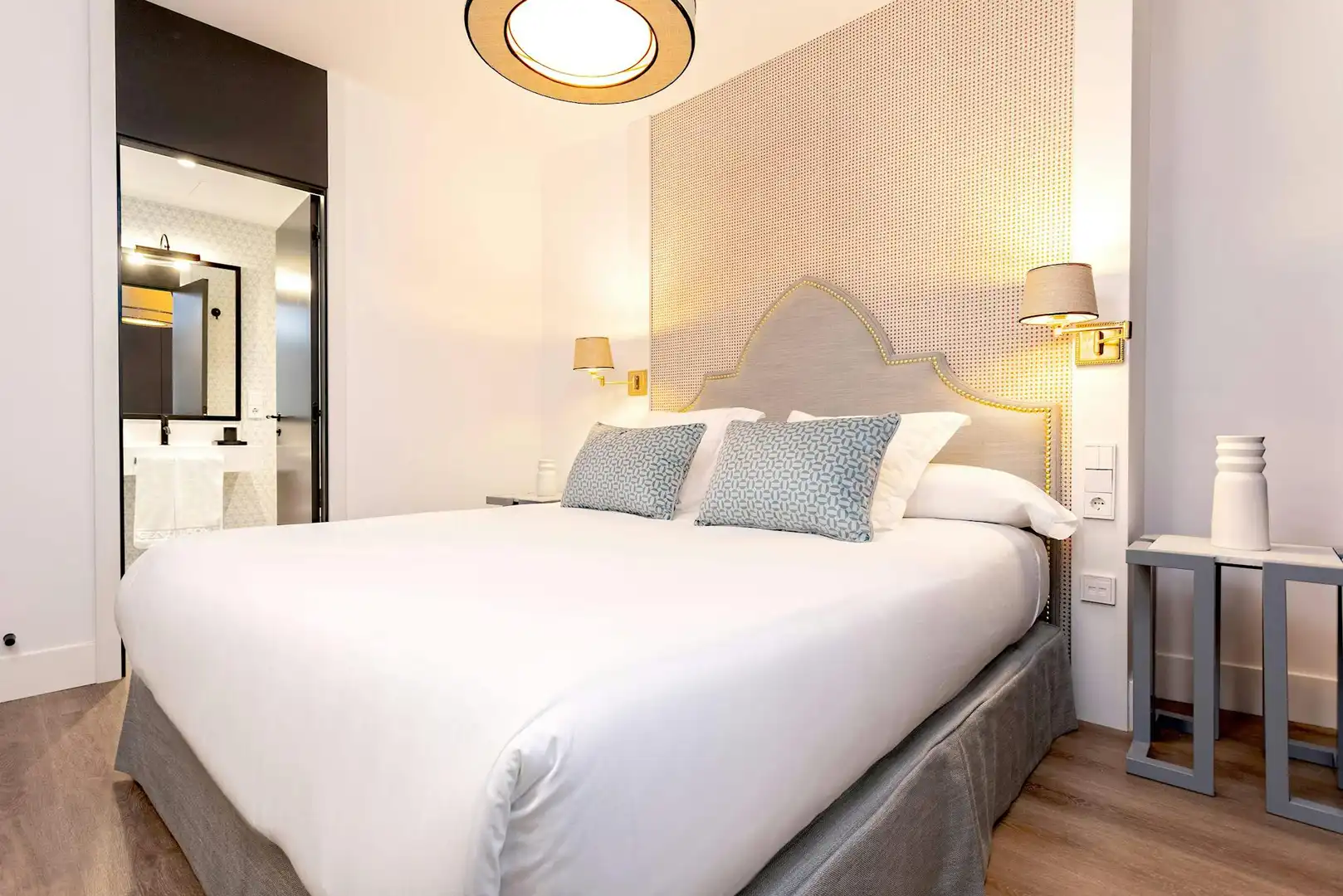Bedroom of Flat for rent in Sevilla  with Air Conditioner, Heating and Washing machine