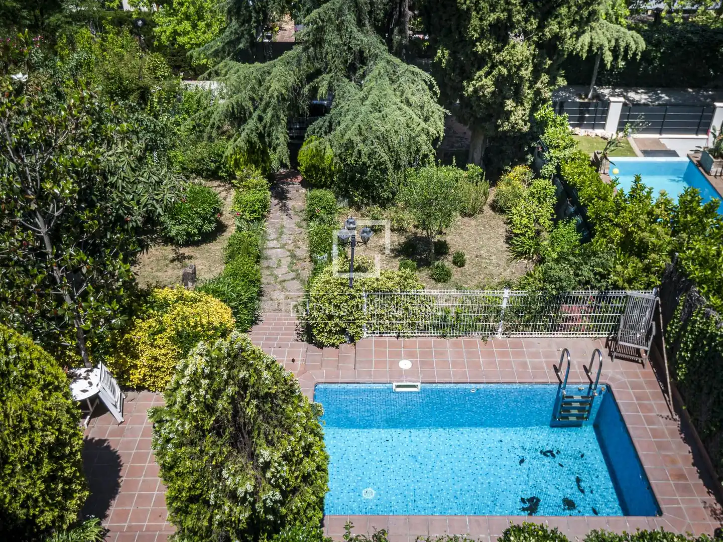 Piscina de Casa o xalet en venda en Sant Cugat del Vallès amb Aire condicionat, Calefacció i Jardí privat