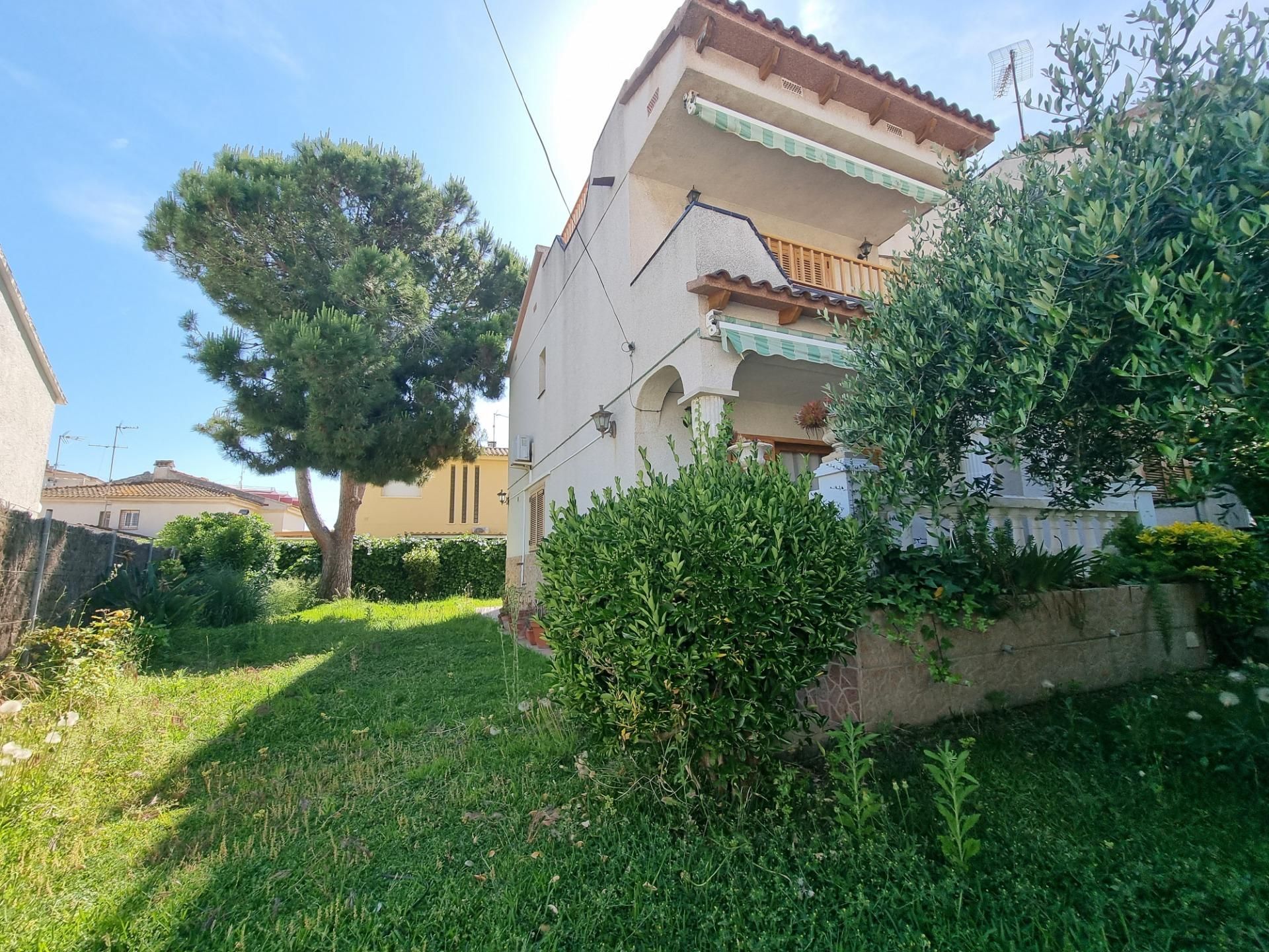 Garden of Single-family semi-detached for sale in Creixell  with Air Conditioner, Heating and Private garden