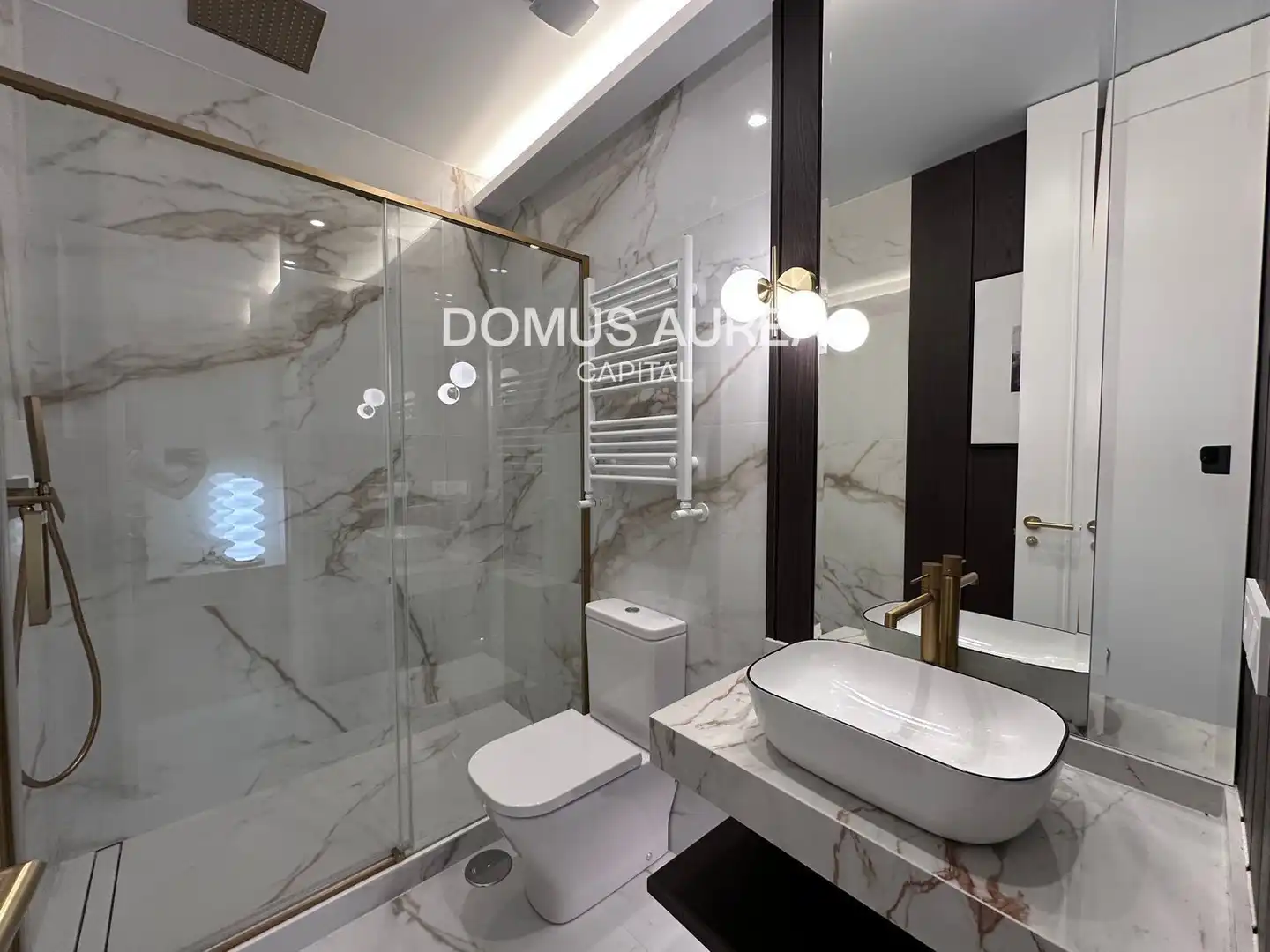 Baño de Piso en venta en Madrid con Aire acondicionado, Calefacción y Amueblado