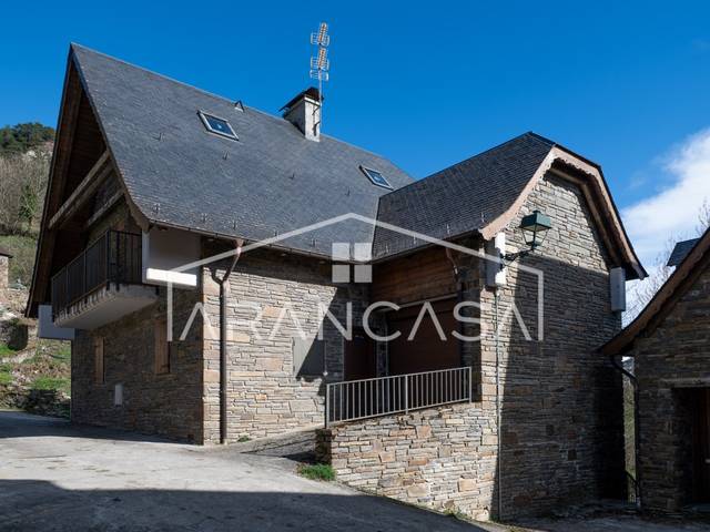 Casa-chalet en Venta en Calle Sant Fabia en Arres