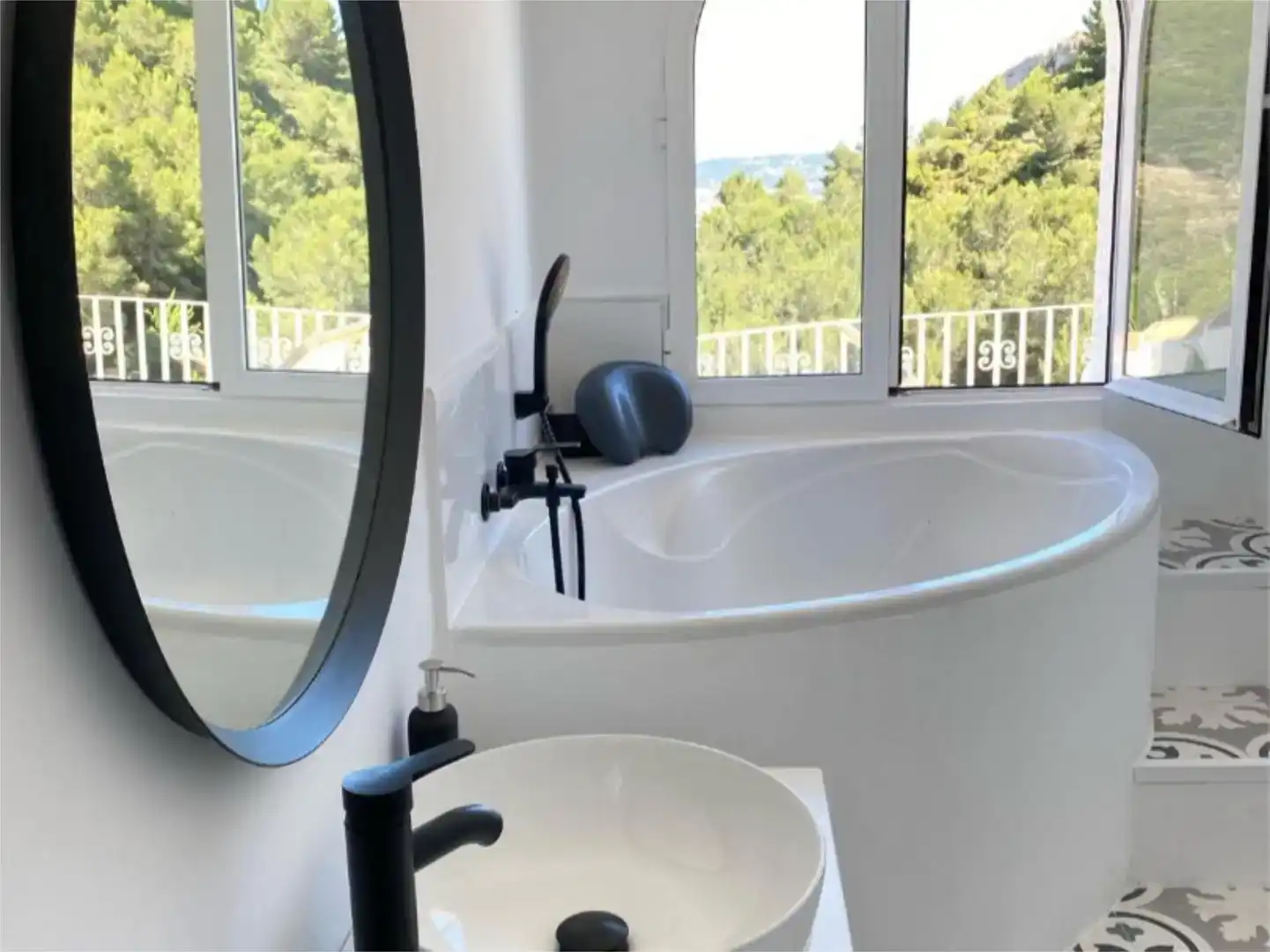 Badezimmer von Wohnung zur Miete in Jávea / Xàbia mit Klimaanlage, Privatgarten und Möbliert