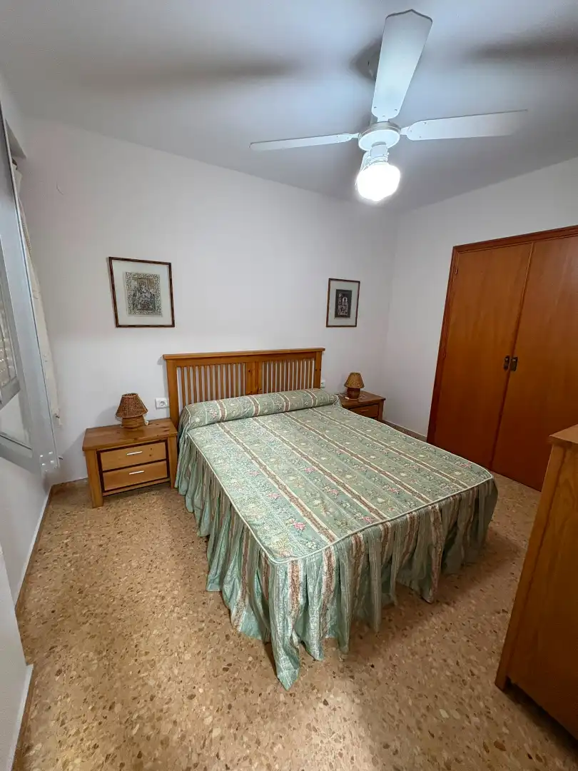 Schlafzimmer von Wohnungen zur Miete in Sueca mit Klimaanlage, Terrasse und Möbliert