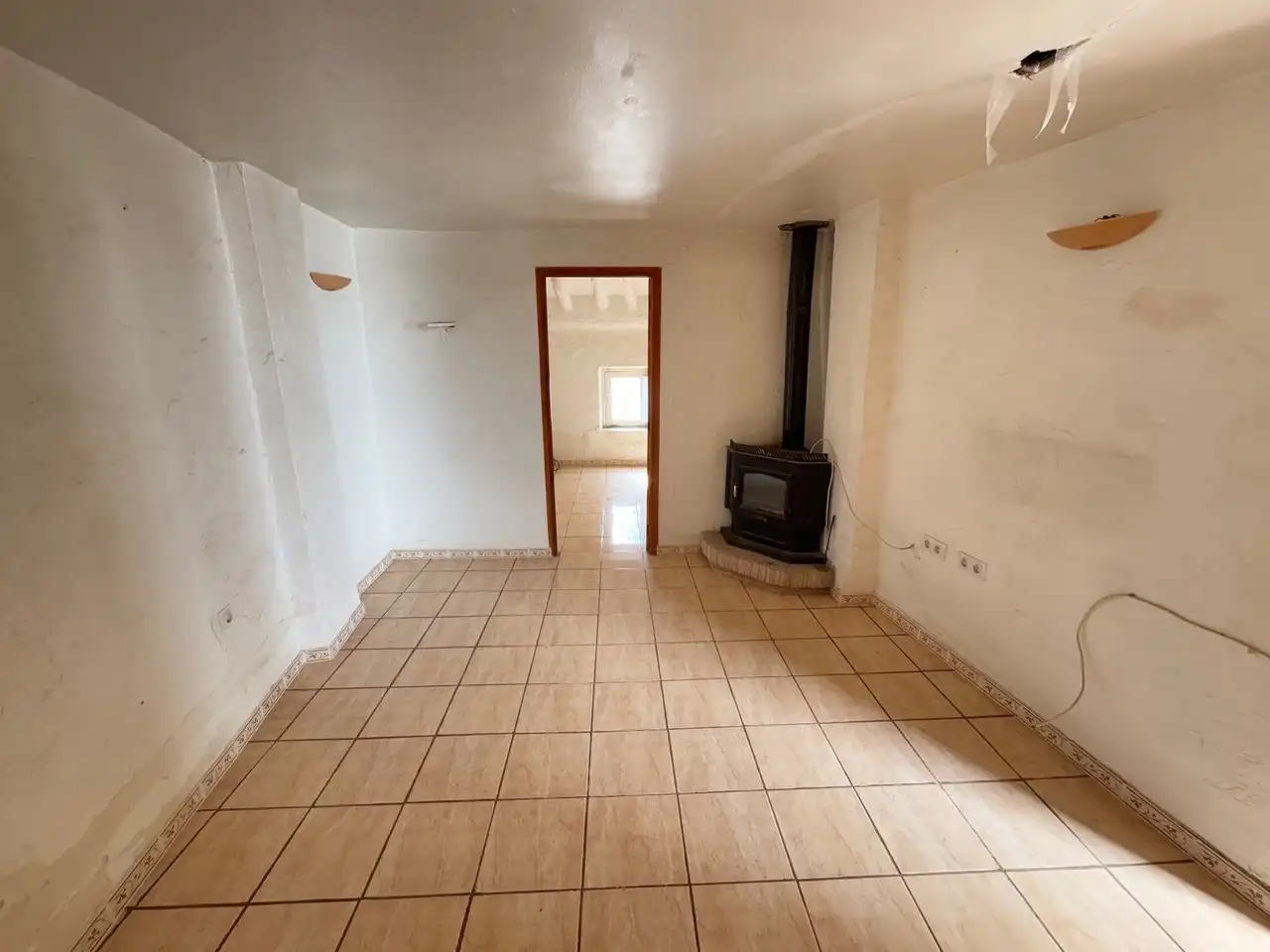 Country homes for sale in Serón