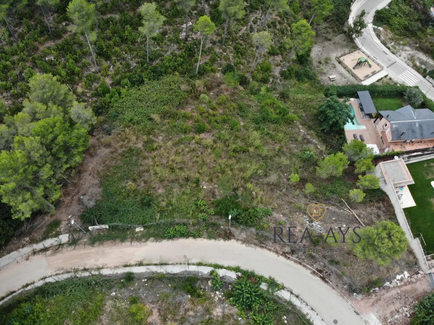 Terreny residencial en venda a Avenida Avinguda dels Pinars