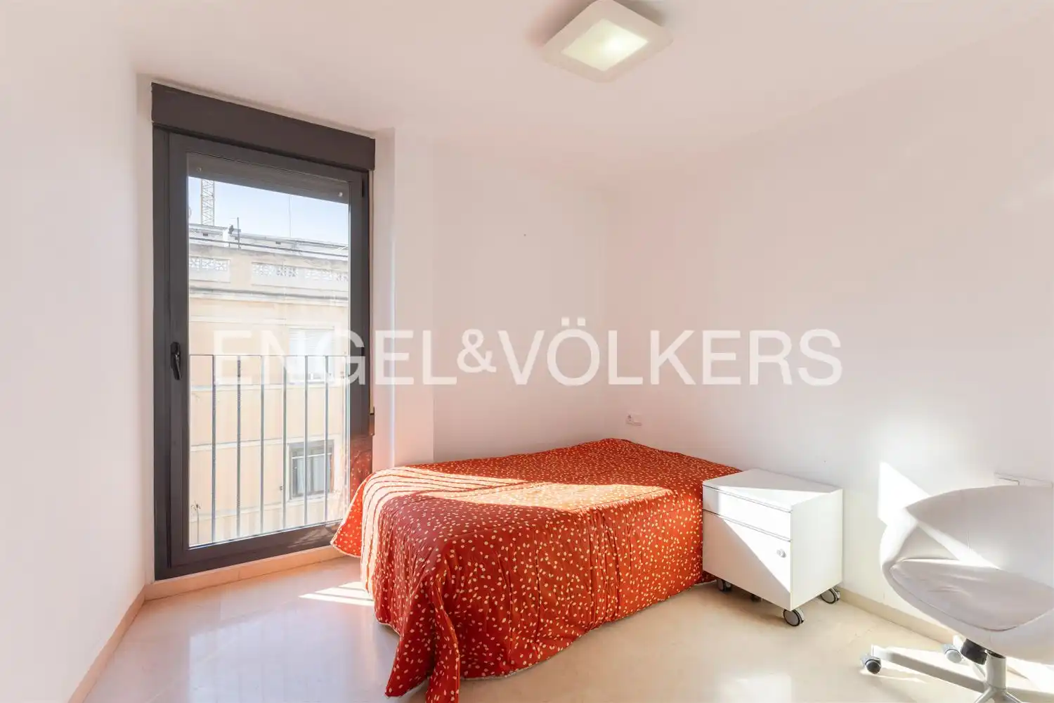 Habitación de Dúplex en venta en Valencia con Aire acondicionado y Calefacción