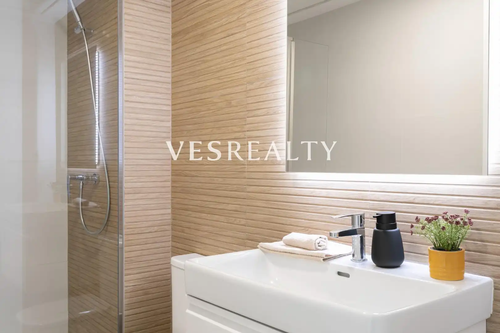 Bany de Apartament en venda en Santa Pola amb Jardí privat, Terrassa i Piscina comunitària