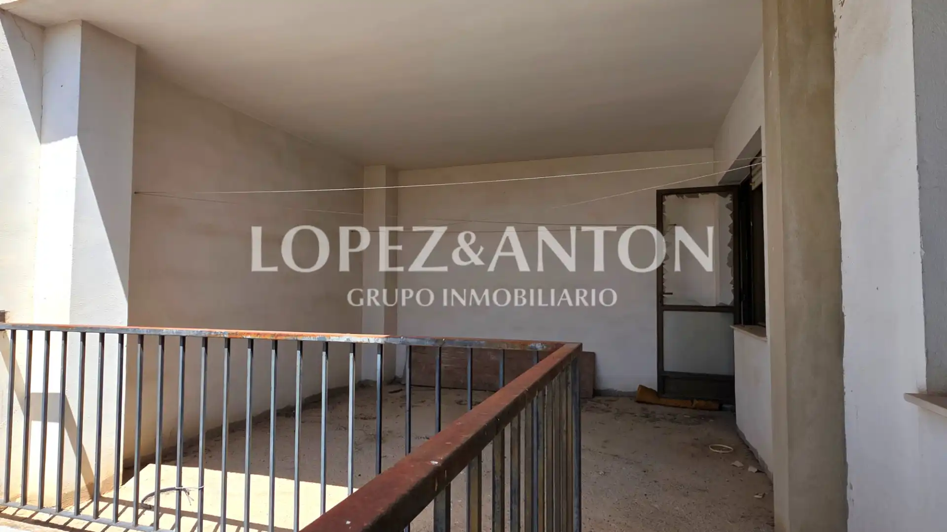 Wohnung zum Verkauf in L'Eliana mit Terrasse und Balkon