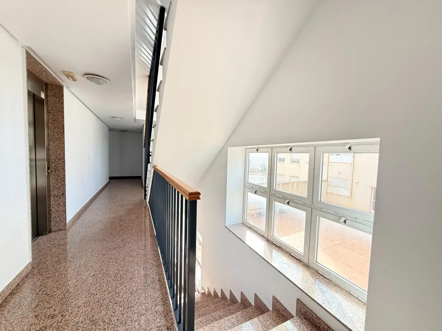 Wohnung zum Verkauf in Santomera mit Terrasse, Abstellraum und Balkon