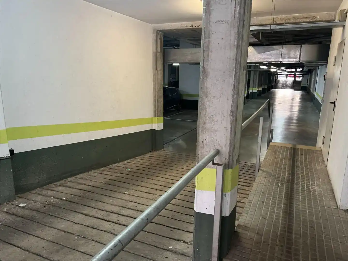 Parkplatz von Garage zum Verkauf in Terrassa