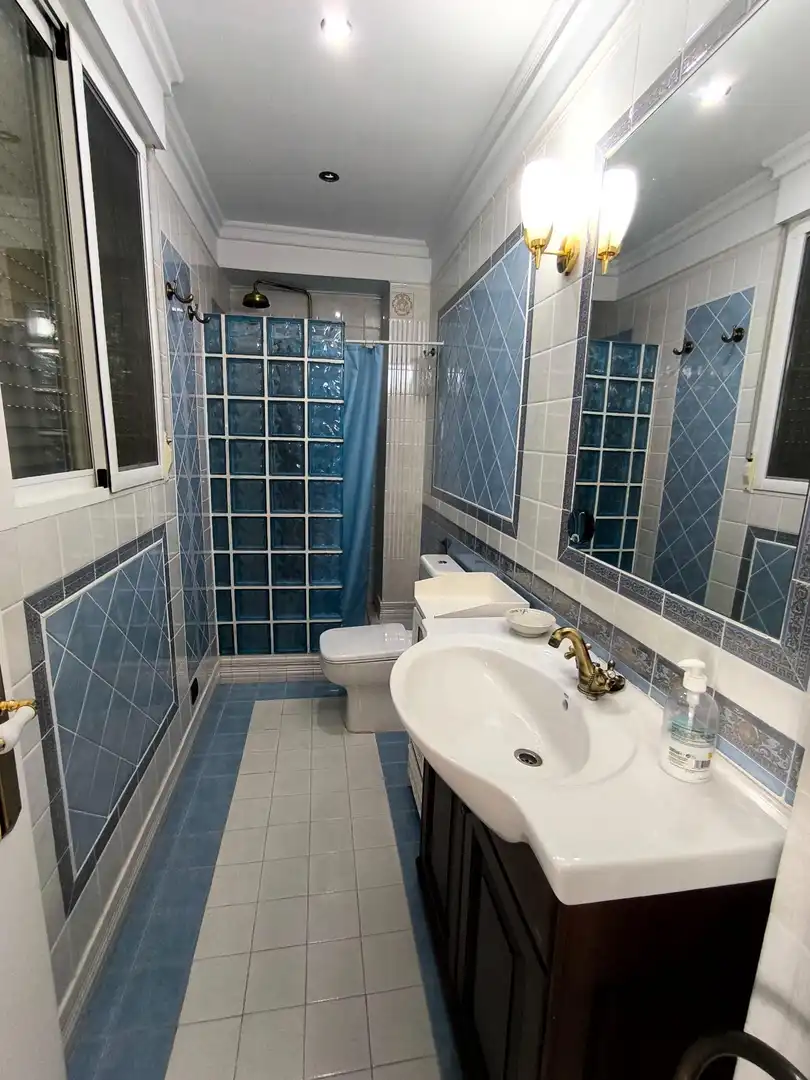 Baño de Ático en venta en Llucena / Lucena del Cid con Aire acondicionado, Calefacción y Terraza