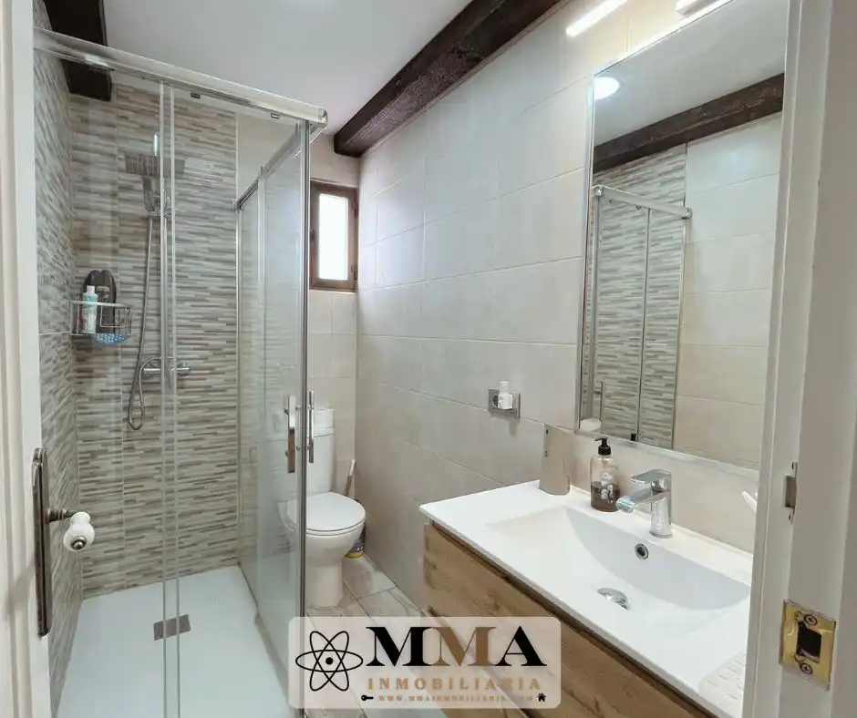 Baño de Ático en venta en Huelva con Aire acondicionado, Calefacción y Terraza