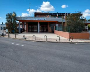 Vista exterior de Local de lloguer en Villalbilla amb Parquet i Alarma