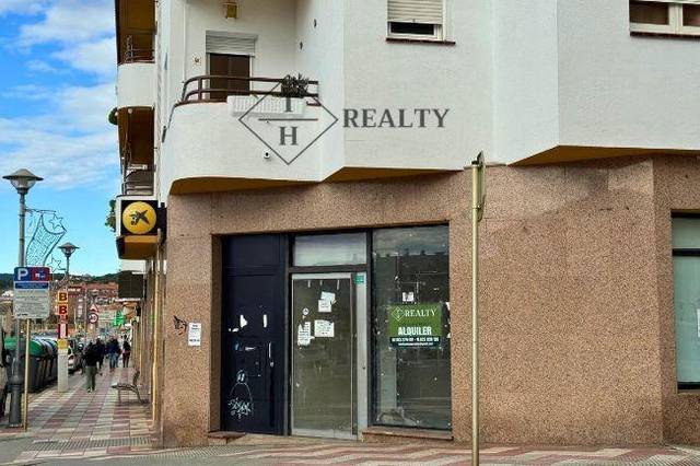 Local comercial en Alquiler en Avenida dels Pavos en Centre