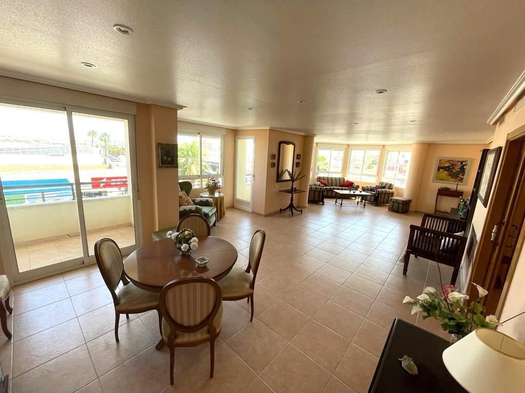 Apartment for sale in Calle Don Manuel Matinez Guira, El Molino