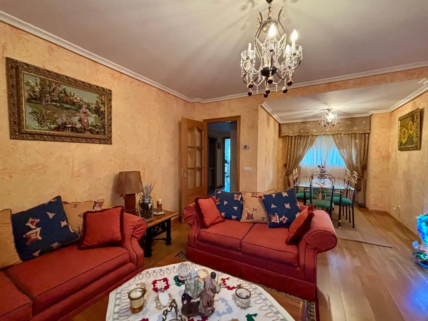 Sala d'estar de Casa adosada en venda en Ponferrada amb Calefacció i Jardí privat
