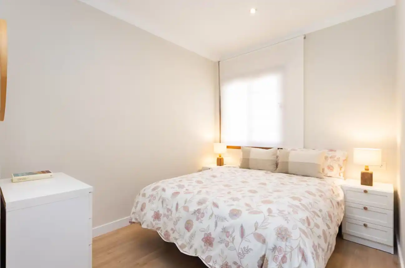 Schlafzimmer von Wohnungen zur Miete in Santa Cruz de Tenerife mit Klimaanlage, Heizung und Privatgarten