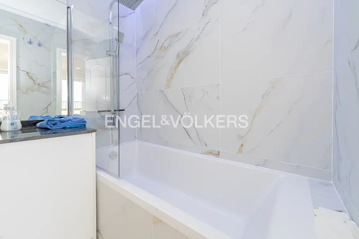 Badezimmer von Dachboden zum Verkauf in Benidorm mit Klimaanlage und Terrasse