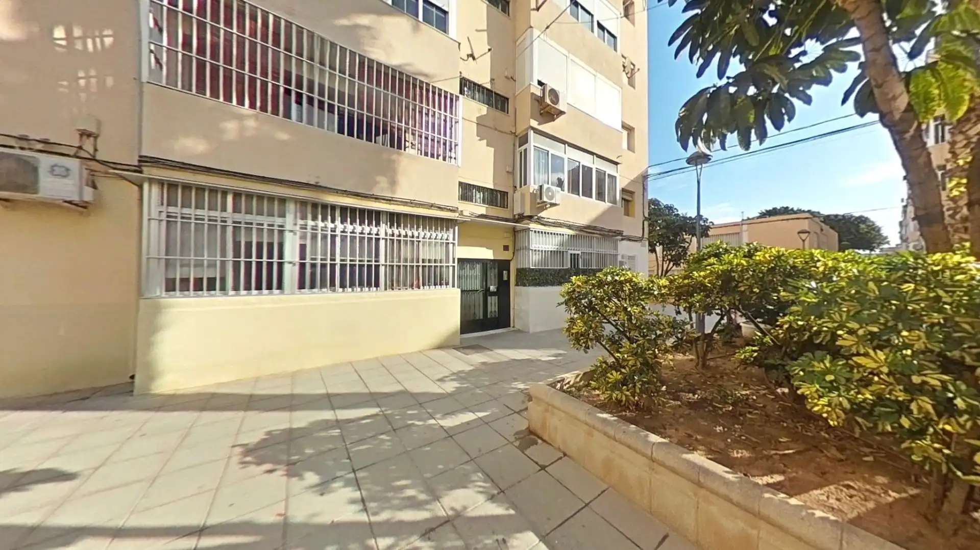 Vista exterior de Pis en venda en Almería