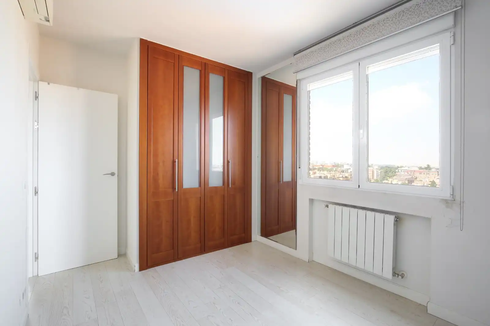 Habitación de Ático en venta en Madrid con Calefacción, Jardín privado y Terraza
